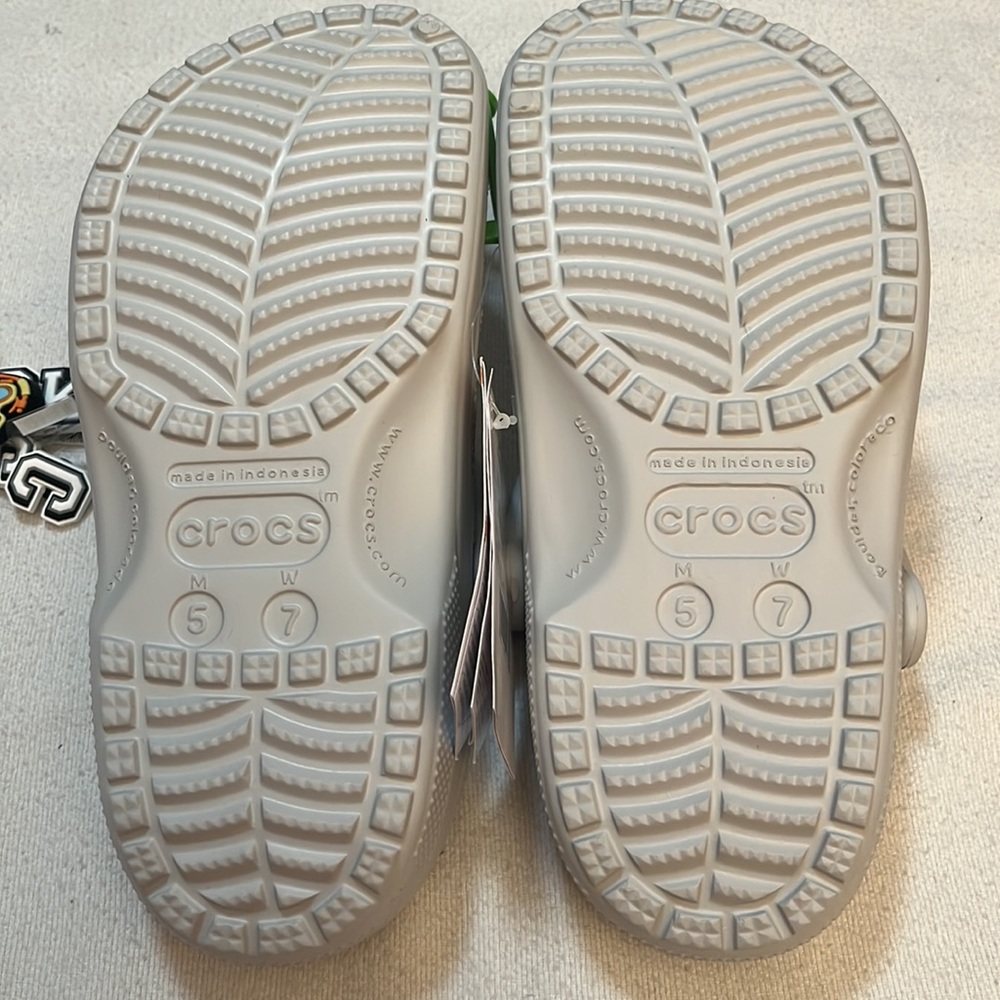 Crocs - Picture 3 of 10